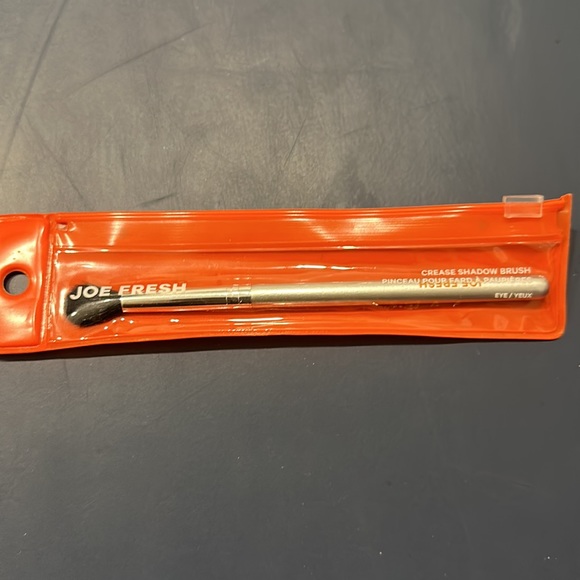 BEAUTY GIFT BAG! ALL NEW ITEMS - Picture 4 of 12